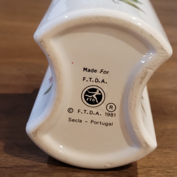 Vintage FTD 1981 Ceramic Flower Vase. Secla Portugal. Handmade. - Picture 6 of 10